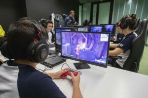 The World of Competitive Gaming: E-Sports, Strategy, and Skill