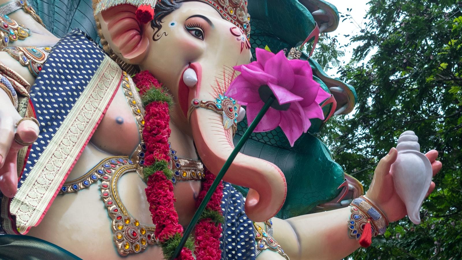 The Resurgence of Traditional Crafts: Handmade Excellence in the Modern Age