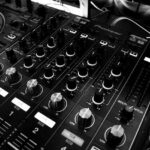 Mixing Virtual and Physical Workouts