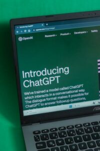 How to Use ChatGPT to Write Job-Winning Resumes