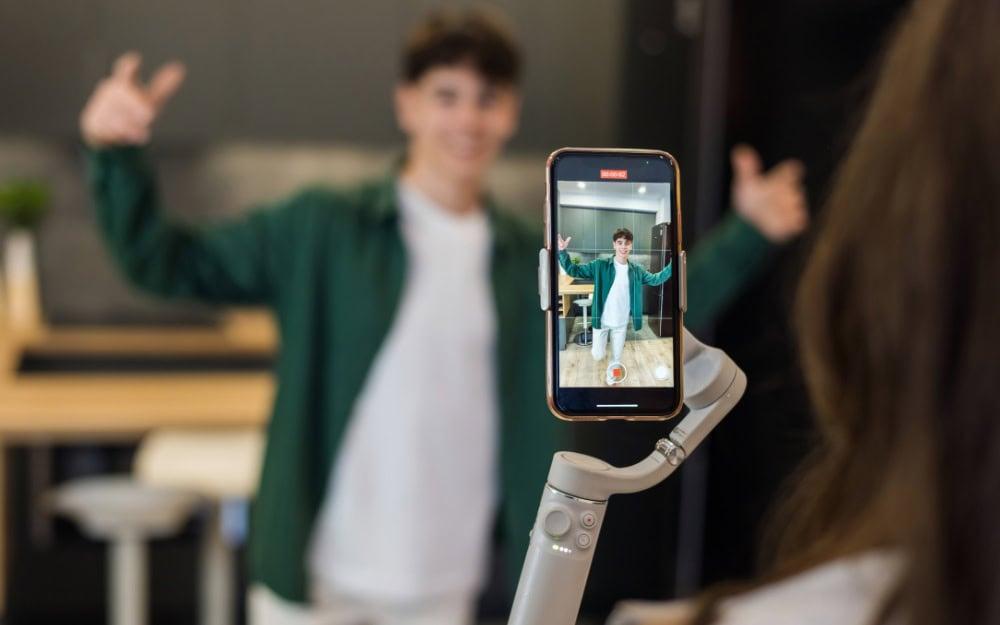 Enhancing Creativity and Consistency in Content Creation Using AI Assistance