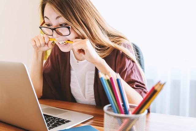 How Students Use AI to Turn Lectures Into Study Guides Automatically