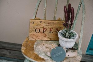 How Etsy Sellers Use AI to Create Trendy Product Ideas Before Competitors