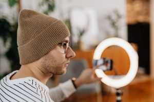 How Bloggers Use AI to Turn Instagram Posts Into Full Articles