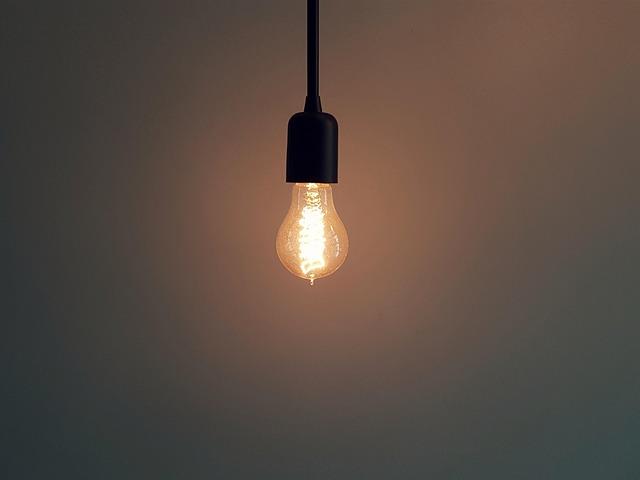Harnessing AI-Powered Brainstorming Tools to Expand Simple Ideas