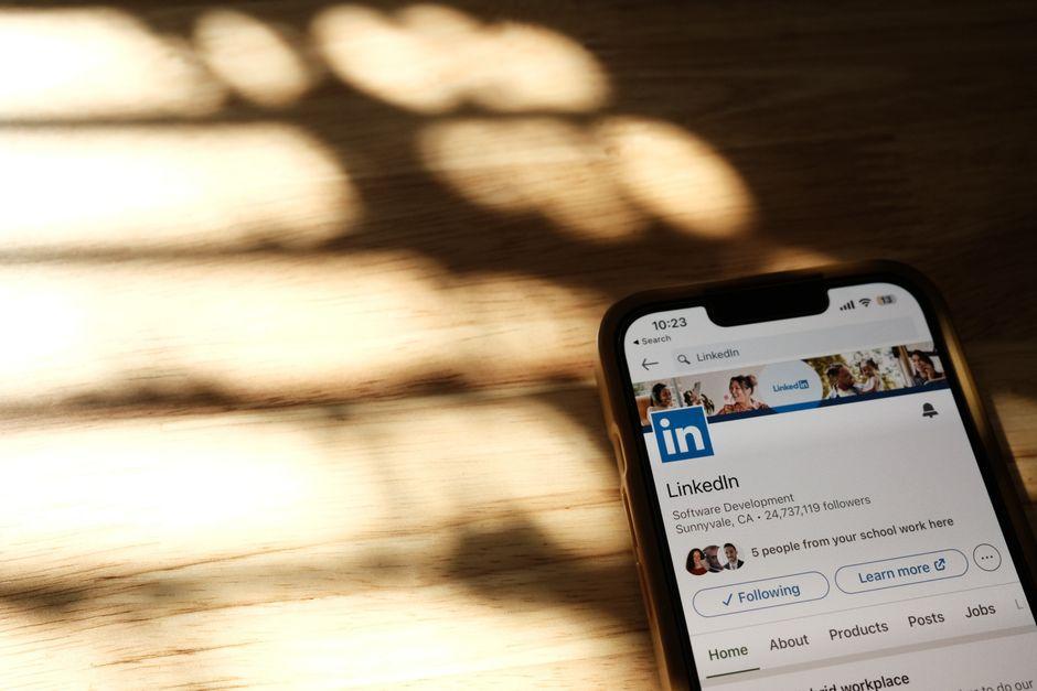 Analyzing Cost Per Acquisition to Maximize ROI on LinkedIn Ads