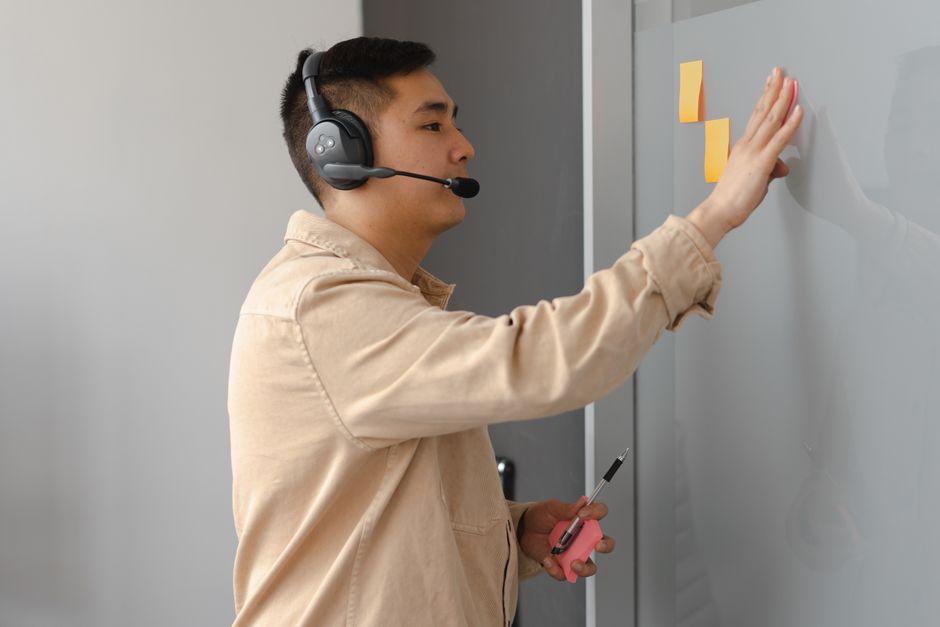 The Impact of Customer Satisfaction Metrics on Help Center Effectiveness