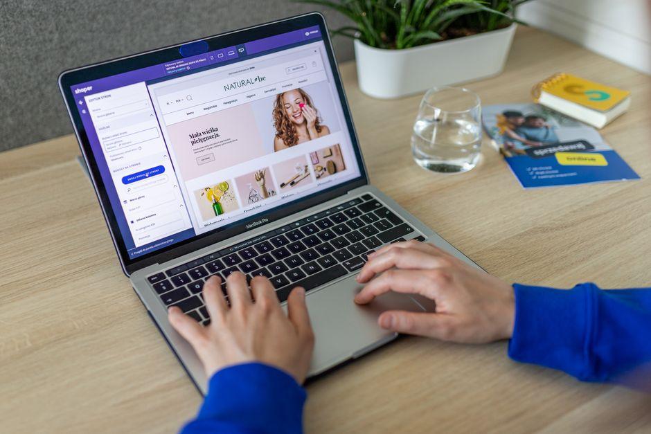 Analyzing User Engagement Metrics for Data-Driven Design Decisions in Divi 5