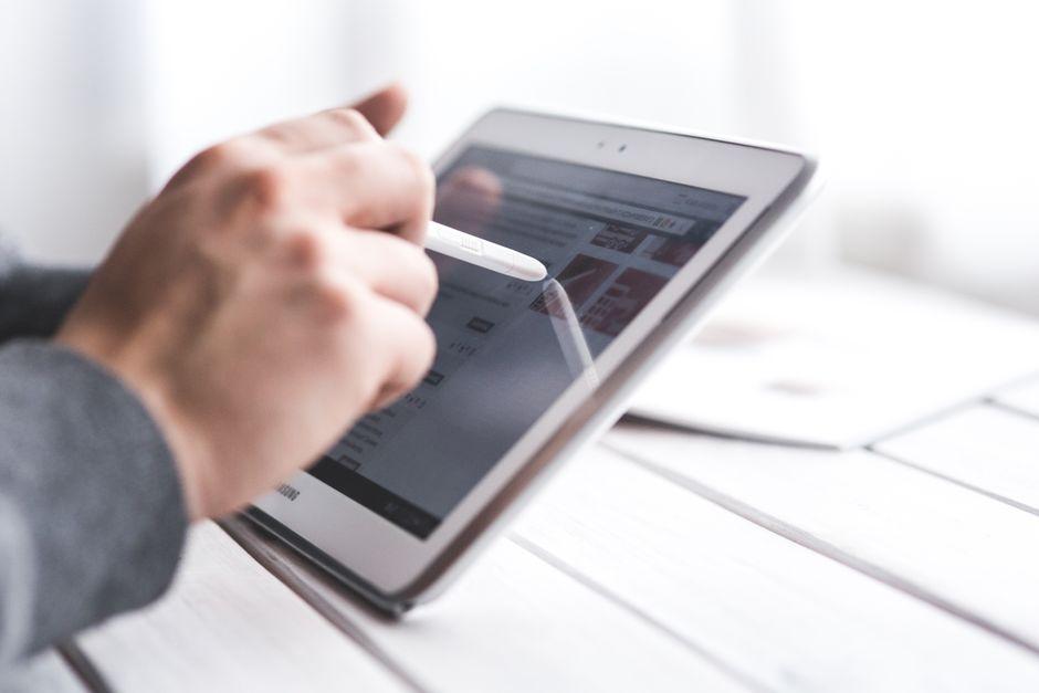 The 6 Best Electronic Signature Apps for a Paperless Office